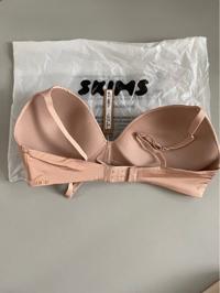 SKIMS Wireless Form T-Shirt Bra