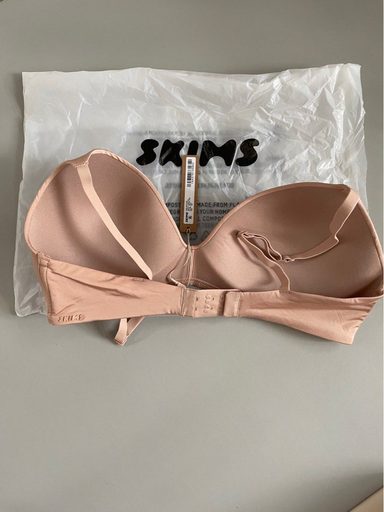 SKIMS Wireless Form T-Shirt Bra